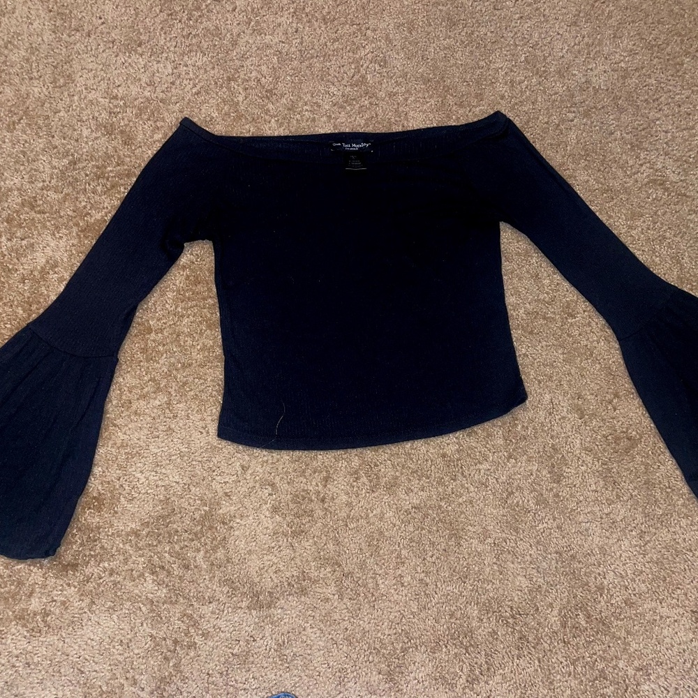 Flared sleeve black long sleeve shirt